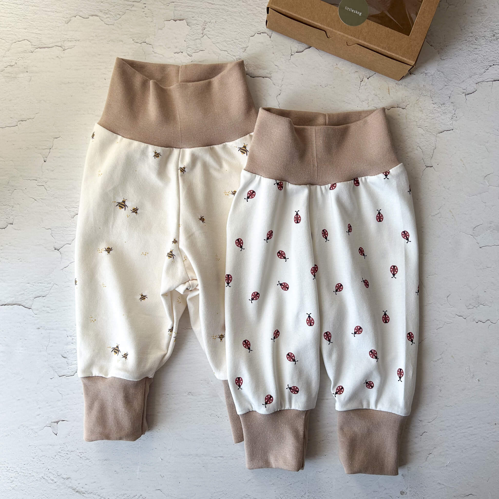 Hosen Set „Kleine Freunde“ – Baby Pumphosen – Bild 2