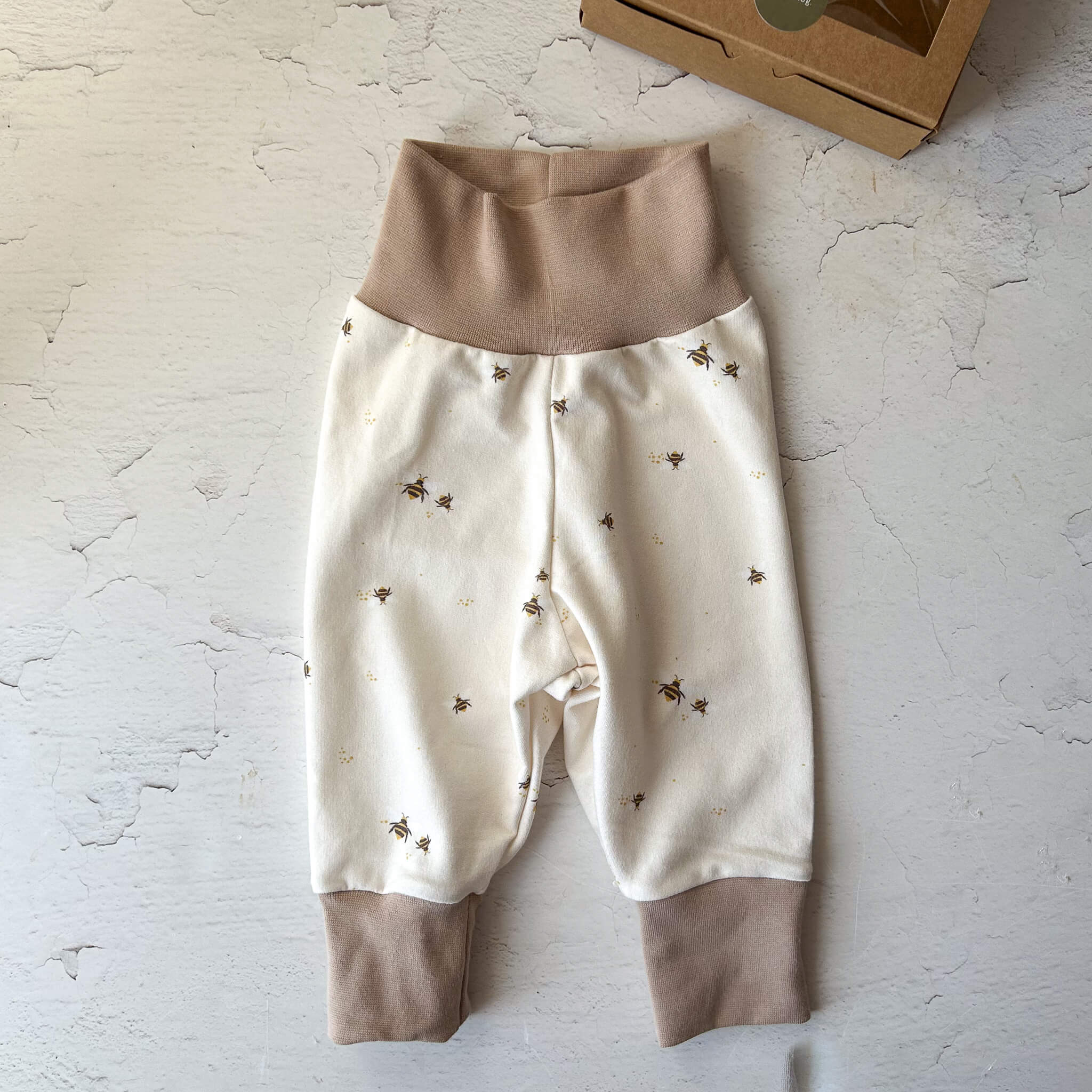 Hosen Set „Kleine Freunde“ – Baby Pumphosen – Bild 7