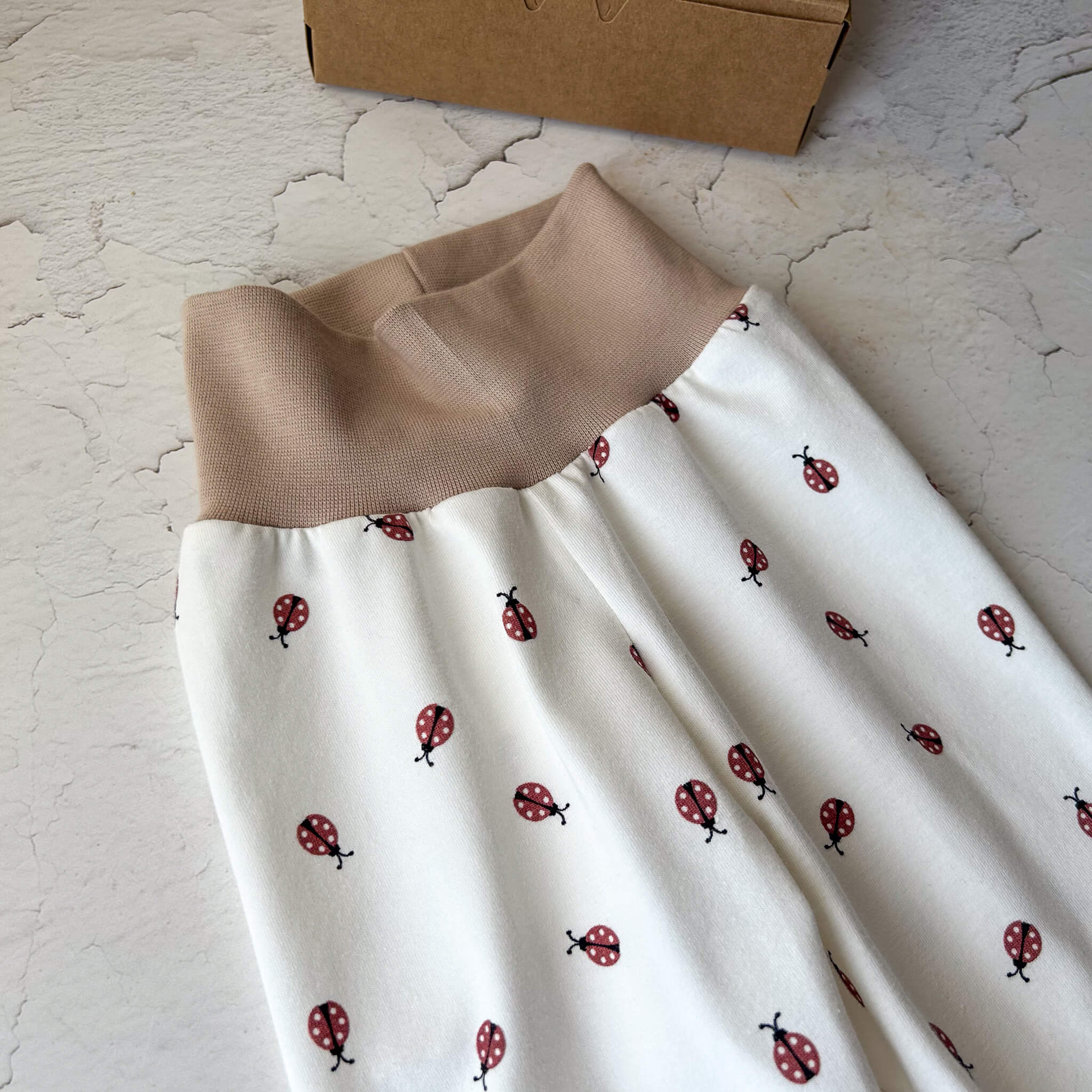 Hosen Set „Kleine Freunde“ – Baby Pumphosen – Bild 4